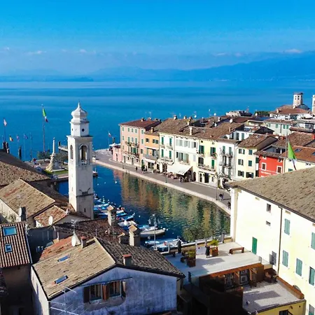 Apartment Dreaming *